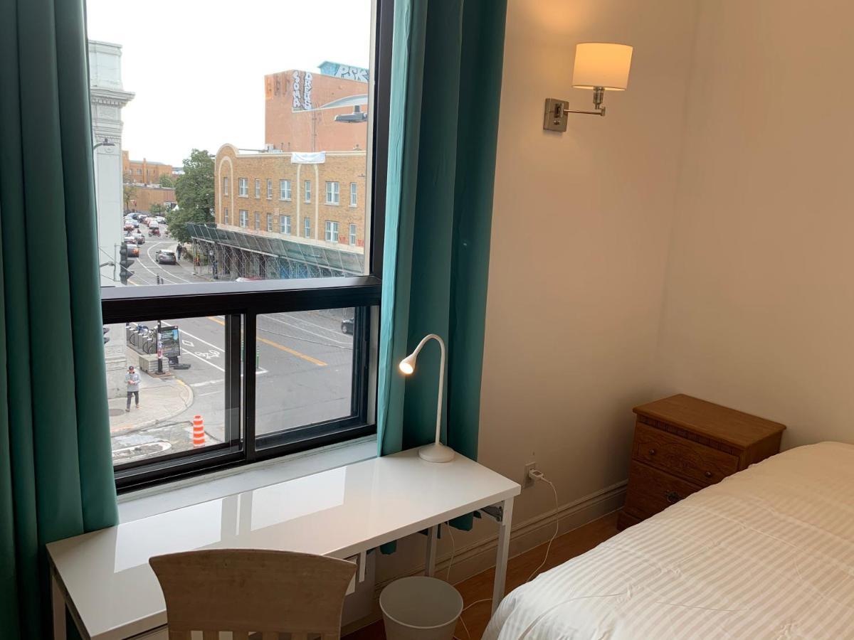 Chambres El Mediterraneo Rooms Montreal Luaran gambar