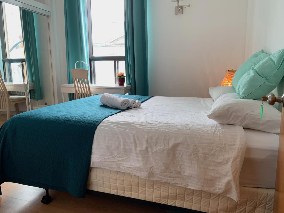 Chambres El Mediterraneo Rooms Montreal Luaran gambar