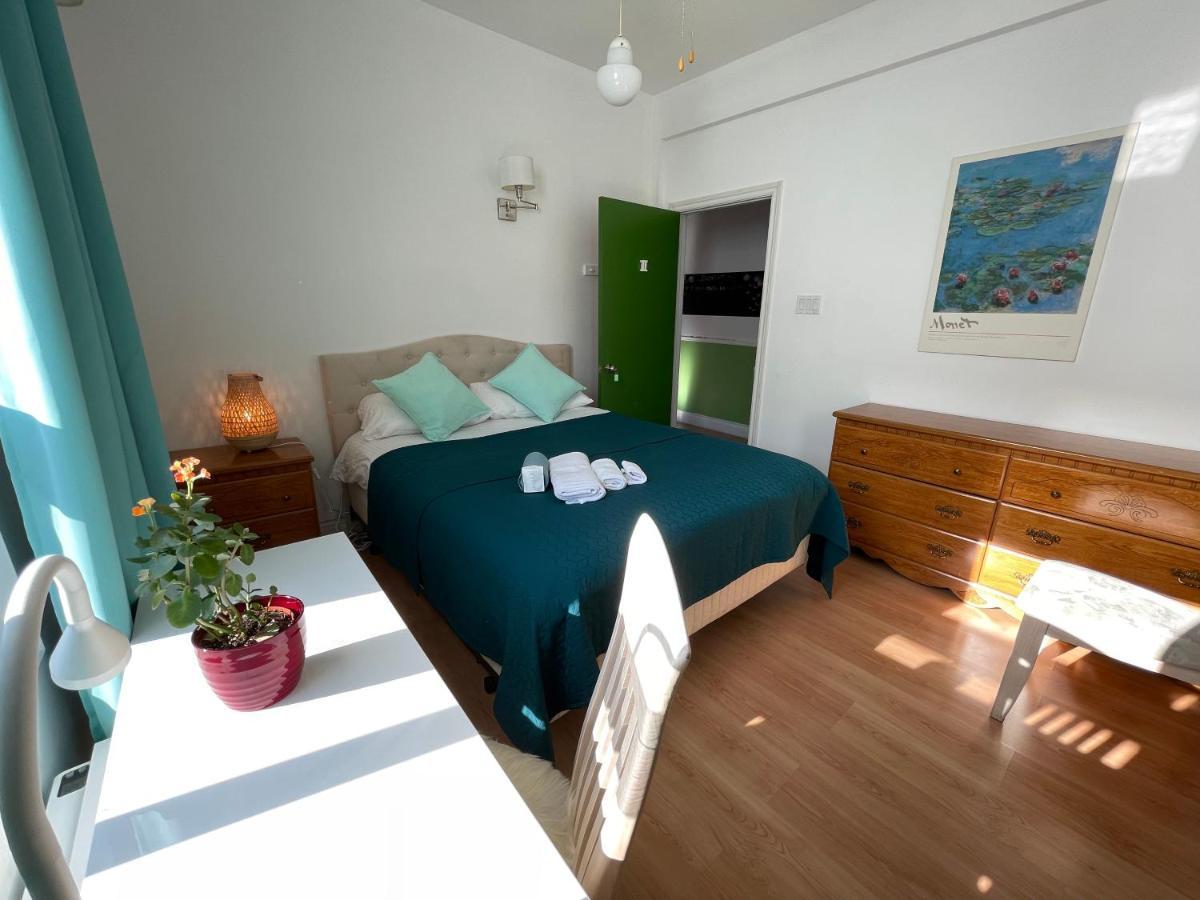 Chambres El Mediterraneo Rooms Montreal Luaran gambar