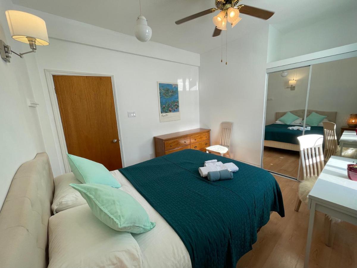 Chambres El Mediterraneo Rooms Montreal Luaran gambar